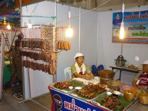 Выставка сувениров, косметики, аутентичных товаров из Тайланда
