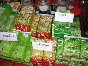 Выставка сувениров, косметики, аутентичных товаров из Тайланда