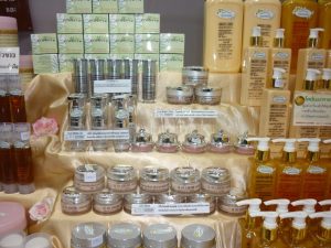 Выставка сувениров, косметики, аутентичных товаров из Тайланда